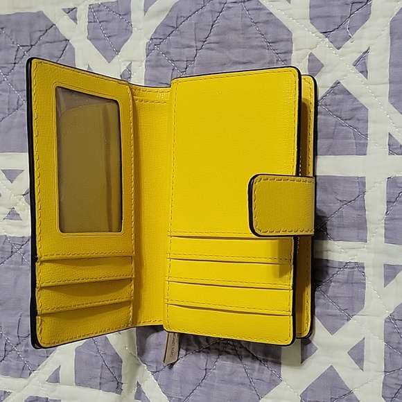 Michael Kors Wallet - Picture 2 of 3